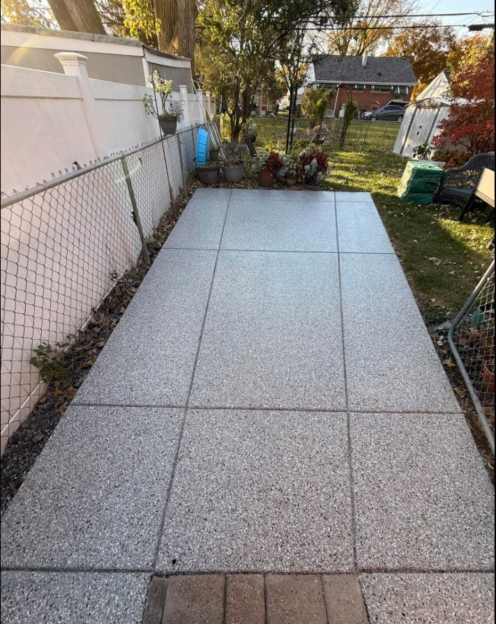 Walkway after a fresh flake coating
